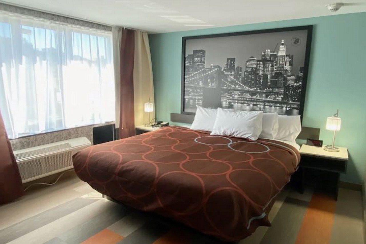 Super 8 By Wyndham Brooklyn Williamsburg Hotel Ню Йорк Екстериор снимка