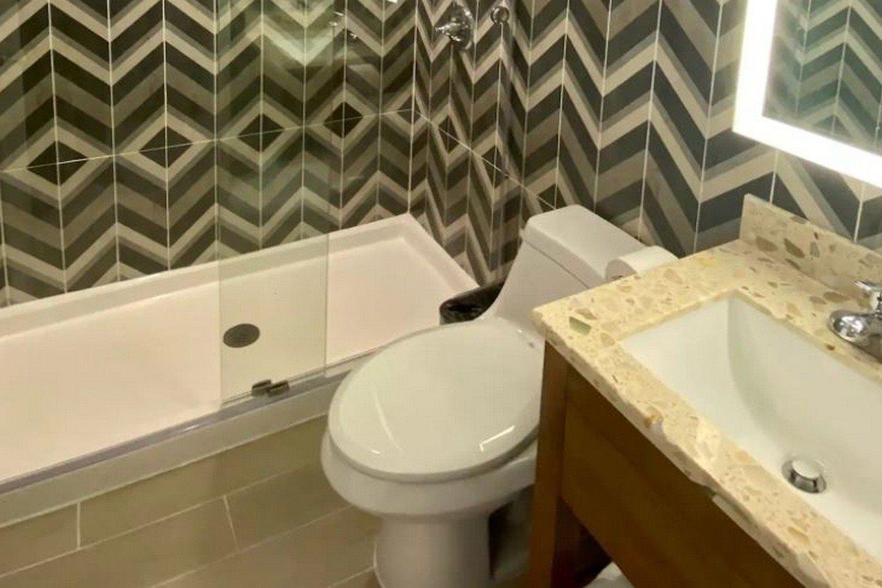 Super 8 By Wyndham Brooklyn Williamsburg Hotel Ню Йорк Екстериор снимка