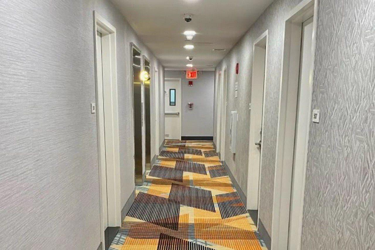 Super 8 By Wyndham Brooklyn Williamsburg Hotel Ню Йорк Екстериор снимка