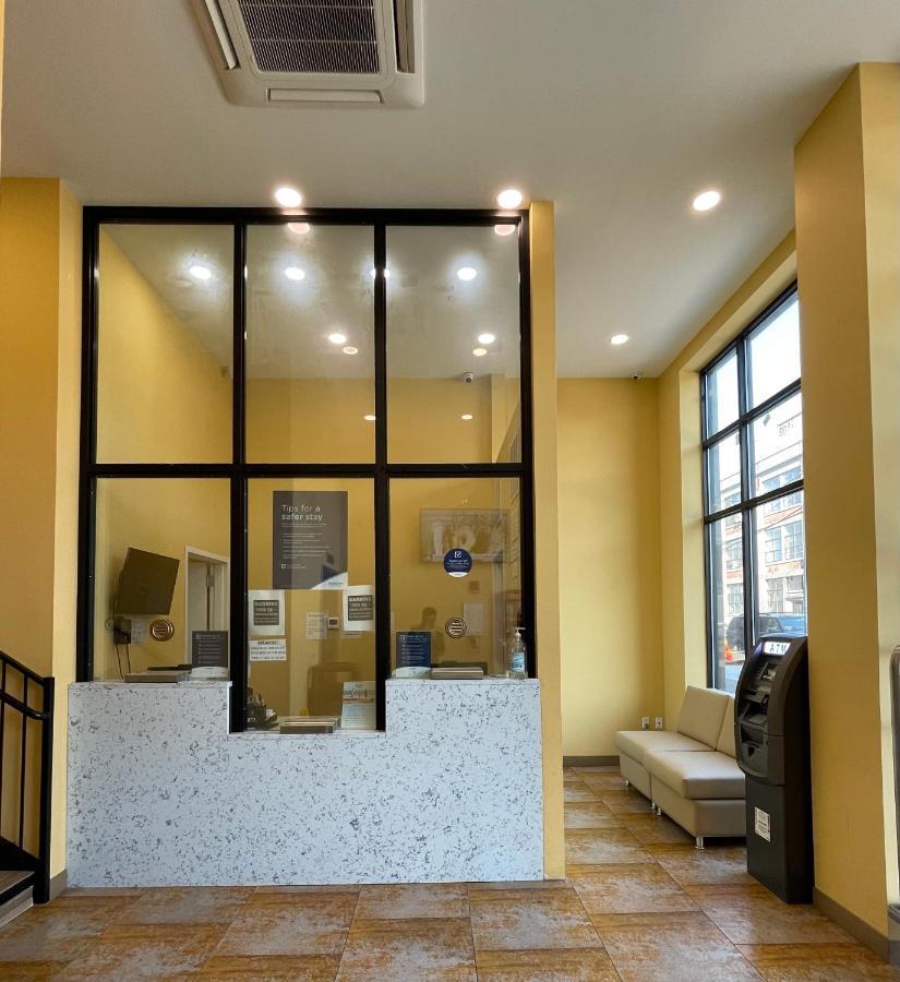 Super 8 By Wyndham Brooklyn Williamsburg Hotel Ню Йорк Екстериор снимка