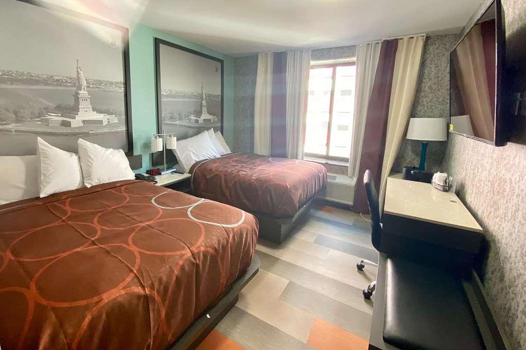 Super 8 By Wyndham Brooklyn Williamsburg Hotel Ню Йорк Стая снимка