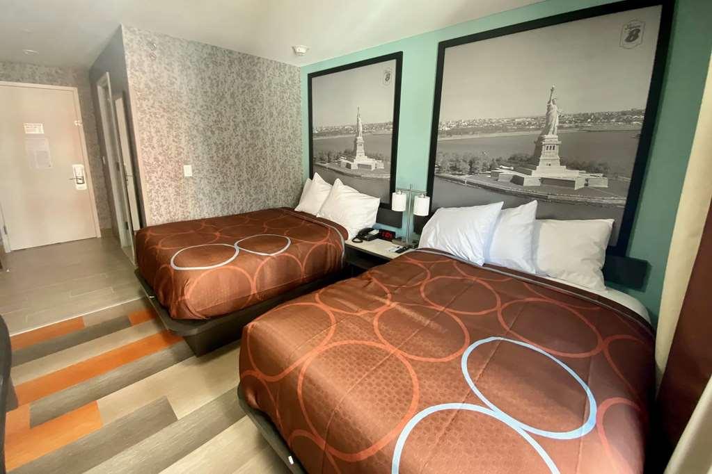 Super 8 By Wyndham Brooklyn Williamsburg Hotel Ню Йорк Стая снимка